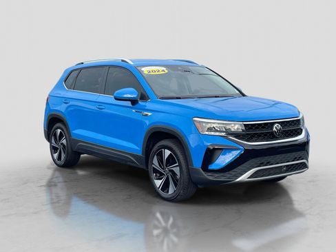 Certified 2024 Volkswagen Taos SE AWD/4WD image 1