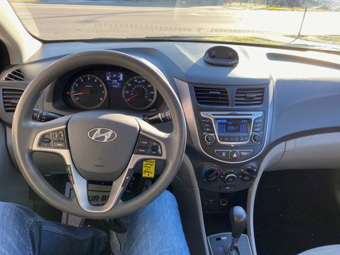 Used 2015 Hyundai Accent GLS w/ Option Group 02 image 12