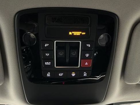 Certified 2025 Kia Carnival SX Prestige FWD image 36