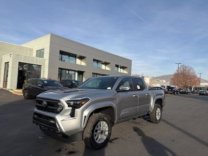 New 2025 Toyota Tacoma SR5