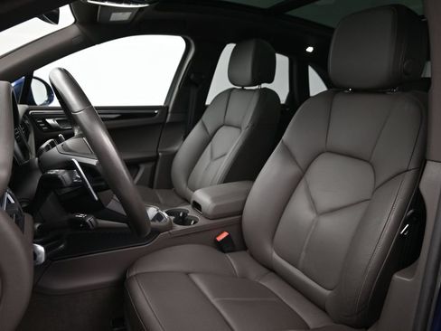 Certified 2023 Porsche Macan AWD/4WD image 5
