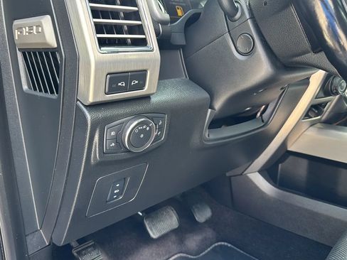 Used 2017 Ford F150 Platinum w/ Equipment Group 701A Luxury AWD/4WD image 25
