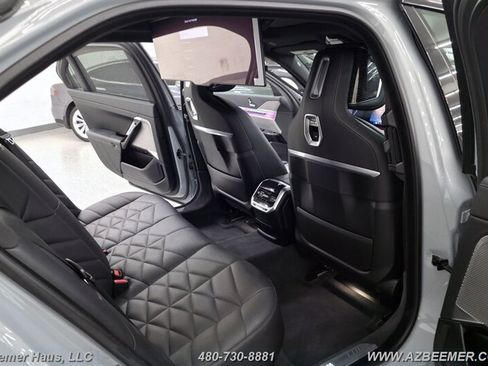 Used 2023 BMW 740i RWD image 33