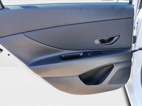 New 2025 Hyundai Elantra SEL image 23