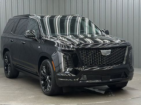 Used 2026 Cadillac Escalade Platinum Sport w/ LPO, ONYX Package image 7