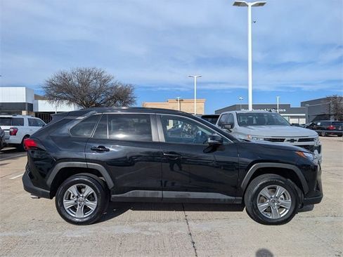 Used 2024 Toyota RAV4 XLE image 3