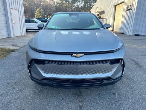 New 2026 Chevrolet Equinox EV LT image 10