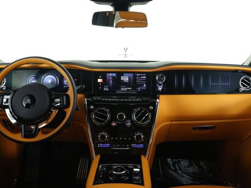 Certified 2025 Rolls-Royce Cullinan AWD/4WD image 11