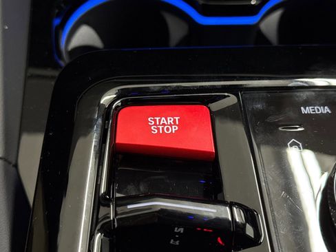 New 2026 BMW M5 Sedan w/ Carbon Package image 18