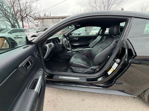 Used 2016 Ford Mustang Premium image 13