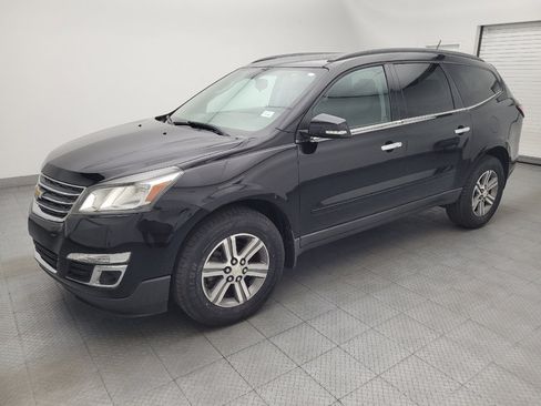 Used 2016 Chevrolet Traverse LT FWD image 2