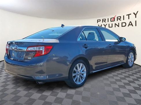 Used 2014 Toyota Camry XLE image 4