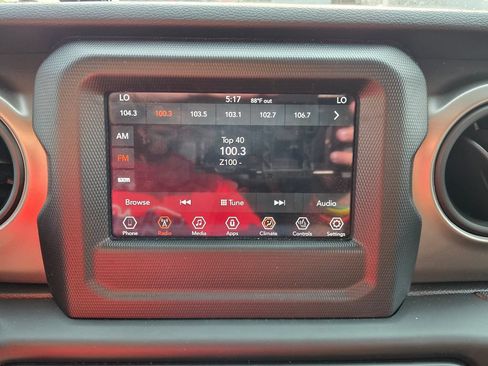 Used 2018 Jeep Wrangler Unlimited Sport S AWD/4WD image 17