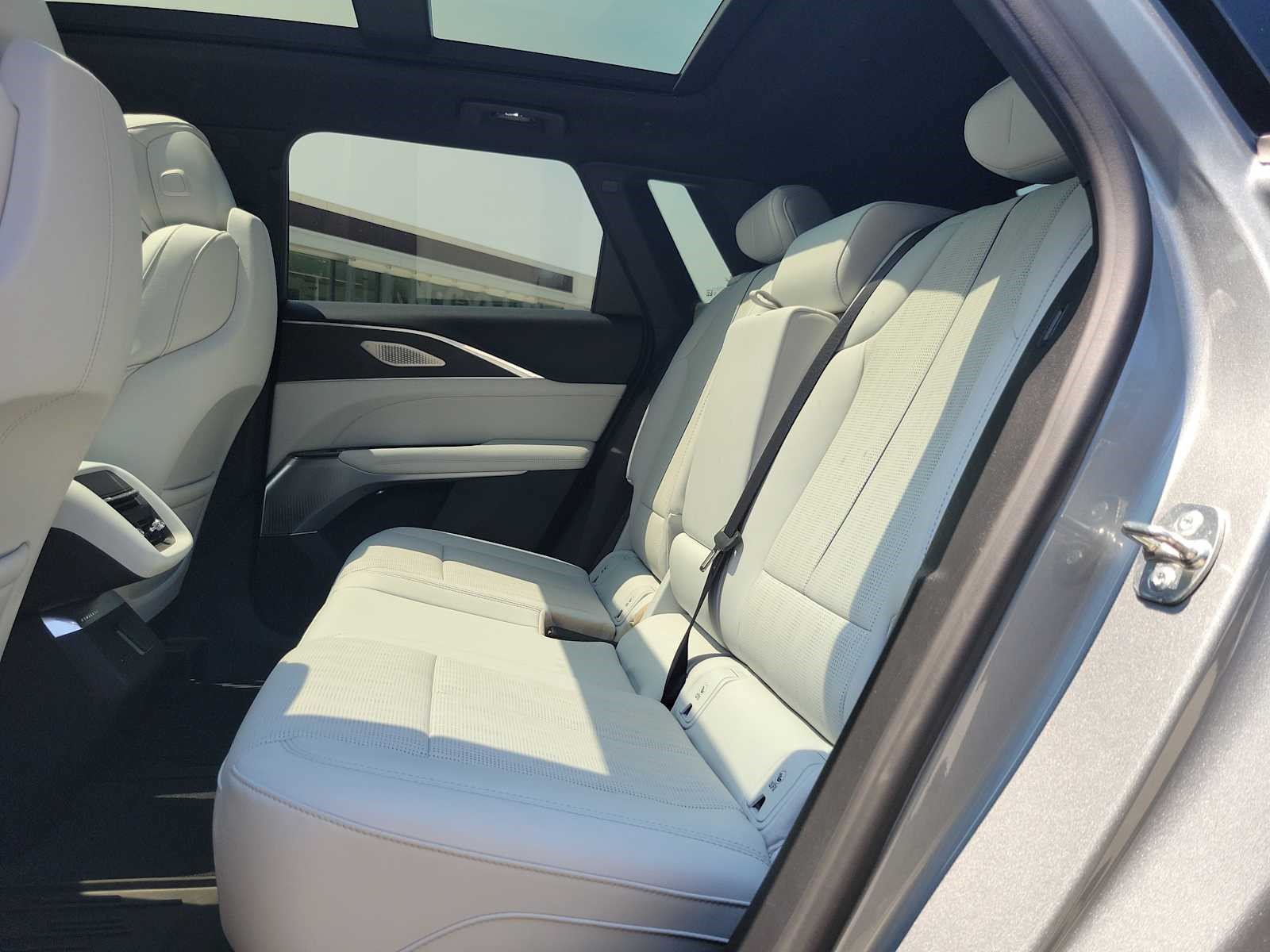 Used 2024 Cadillac Lyriq Sport RWD image 11