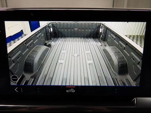 Used 2024 GMC Sierra 2500 SLT w/ SLT Premium Package image 23