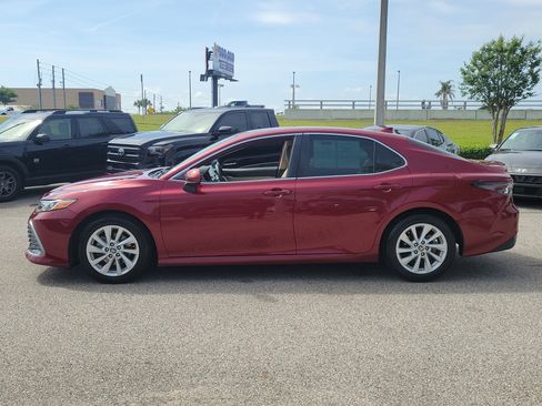 Used 2022 Toyota Camry LE FWD image 8