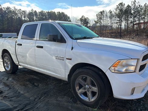 Used 2015 RAM 1500 Express image 5