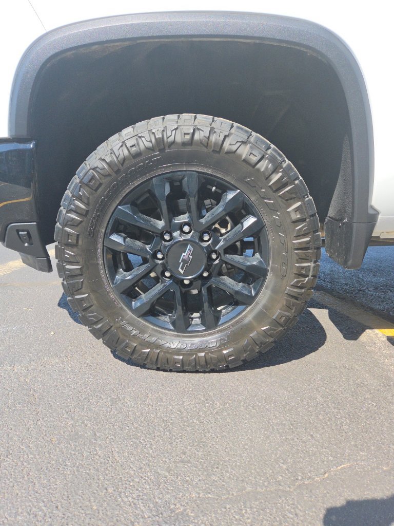 Used 2025 Chevrolet Silverado 2500 Custom w/ Custom Value Package AWD/4WD image 4