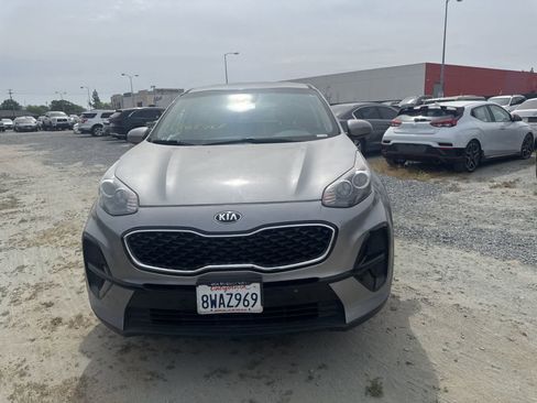 Used 2022 Kia Sportage LX image 2