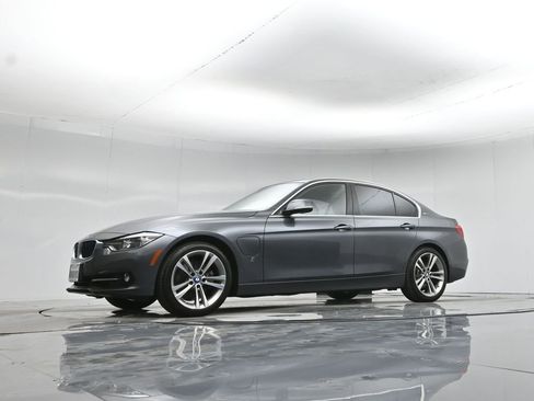 Used 2018 BMW 330e w/ Convenience Package image 51