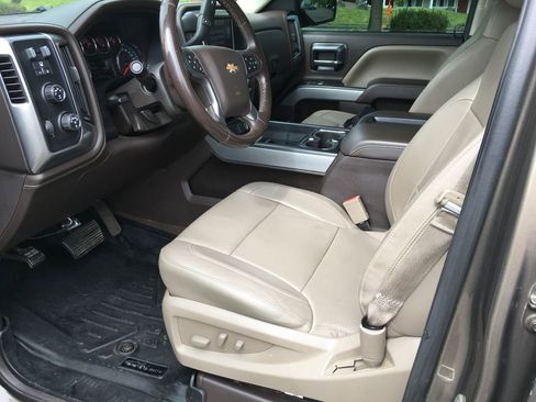 Used 2015 Chevrolet Silverado 1500 LTZ Z71 w/ LTZ Plus Package AWD/4WD image 19