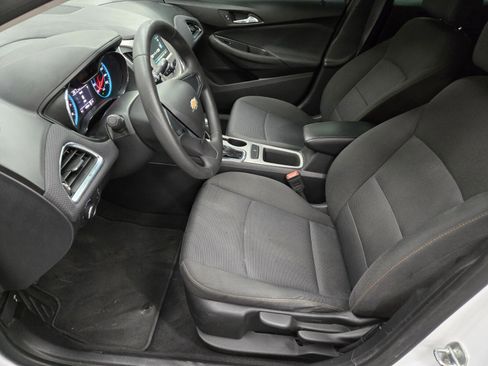 Used 2018 Chevrolet Cruze LS image 6