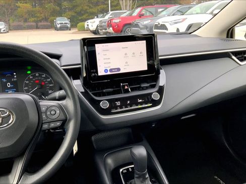 Used 2023 Toyota Corolla LE image 6