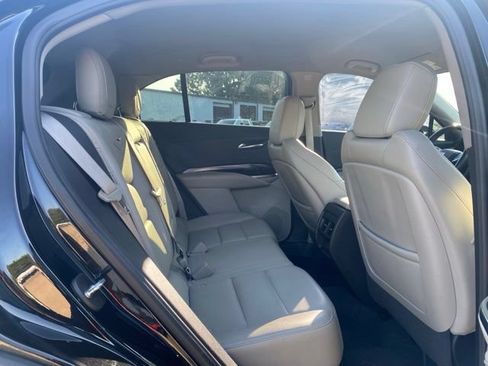 Used 2023 Cadillac XT4 Luxury FWD image 14