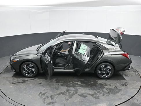 New 2026 Hyundai Elantra Limited FWD image 55