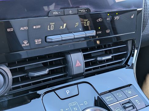 Used 2025 Subaru Solterra Limited w/ Limited Convenience Package image 21