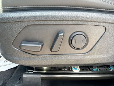 Used 2024 Kia Sorento S image 14