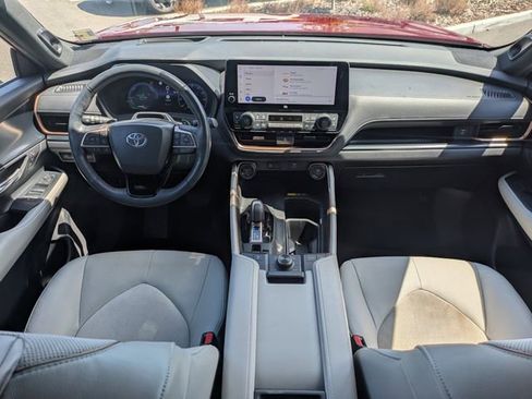 Used 2024 Toyota Grand Highlander AWD Hybrid image 15