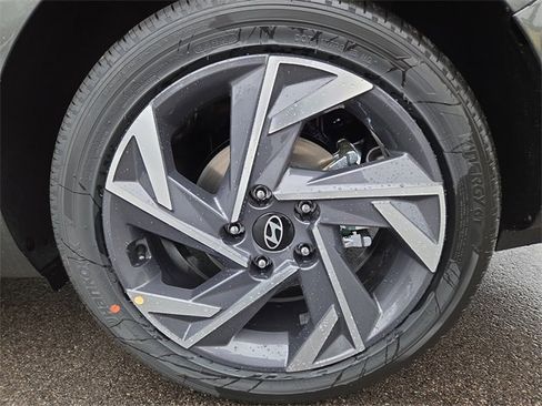 New 2025 Hyundai Elantra SEL image 29