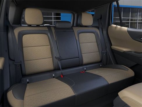 New 2025 Chevrolet Equinox ACTIV w/ Convenience Package III image 18