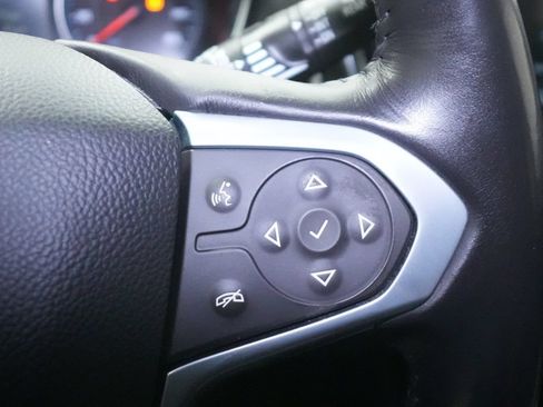 Used 2022 Chevrolet Traverse LT AWD/4WD image 38