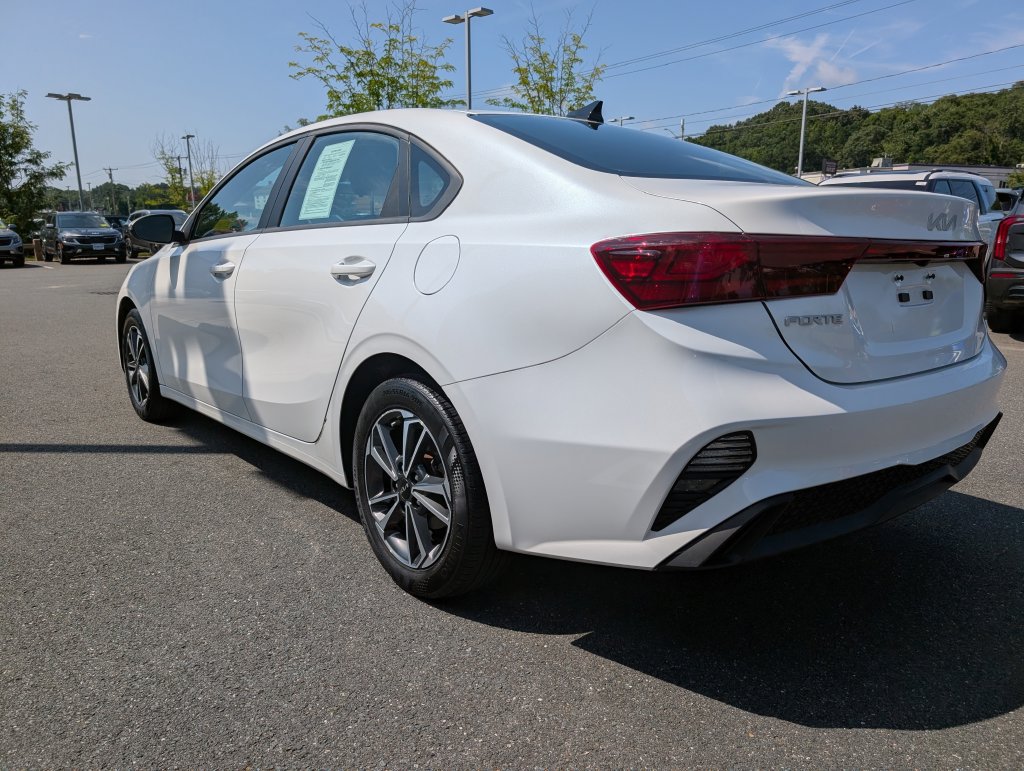 Used 2024 Kia Forte LXS w/ LXS Technology Package FWD image 8