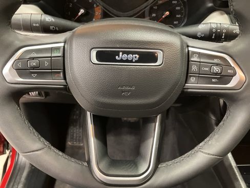 Used 2025 Jeep Compass Limited image 14