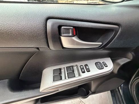 Used 2013 Toyota Camry SE FWD image 25