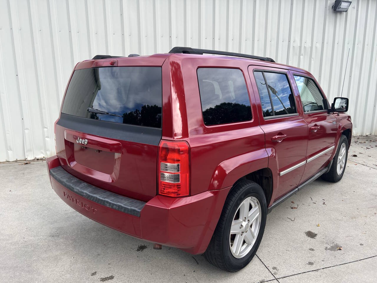 Used 2010 Jeep Patriot Latitude FWD image 3
