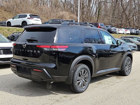 New 2026 Nissan Pathfinder SV image 5