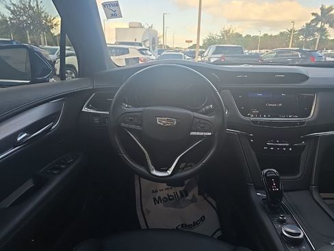 Certified 2023 Cadillac XT6 Luxury image 6