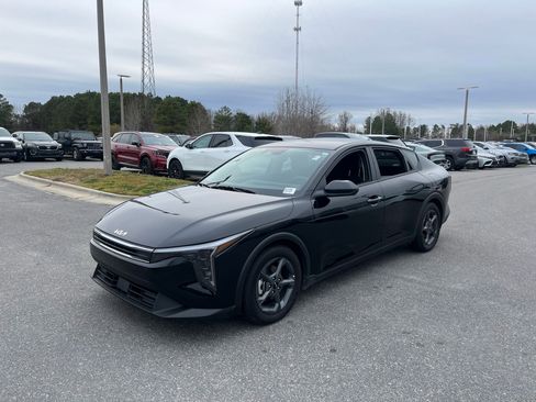 Used 2025 Kia K4 LXS image 3