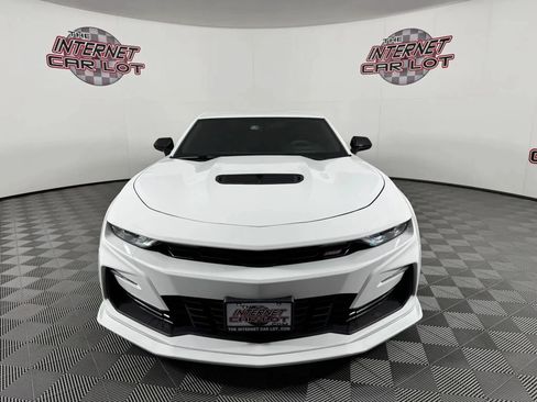 Used 2022 Chevrolet Camaro SS RWD image 2