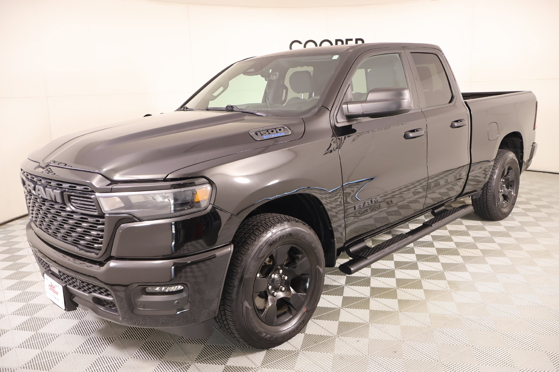 Used 2025 RAM 1500 Tradesman w/ Night Edition AWD/4WD image 9