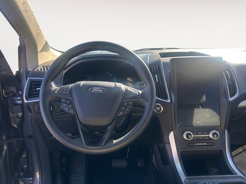 Used 2024 Ford Edge SE image 12
