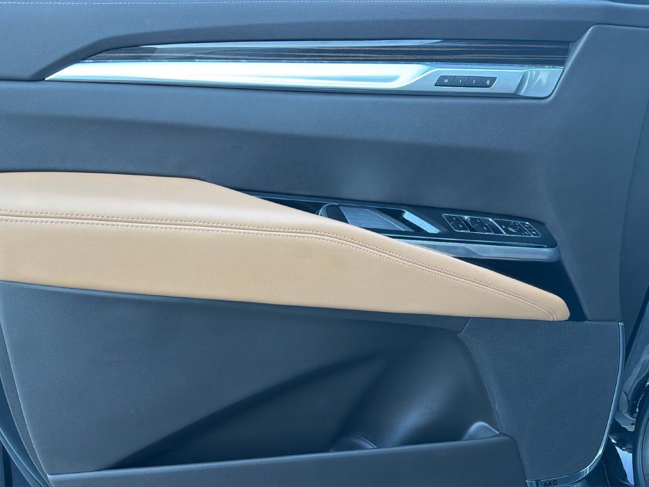 Certified 2025 Cadillac Escalade Premium Luxury w/ LPO, Floor Liner Package RWD image 9
