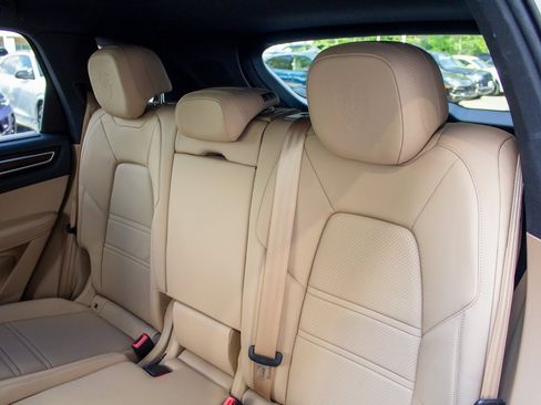 Used 2022 Porsche Cayenne S Platinum image 22