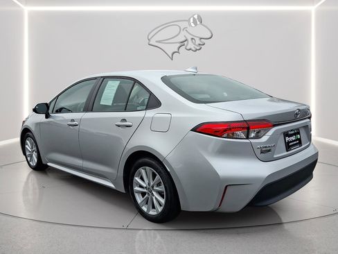 Used 2024 Toyota Corolla LE w/ LE Convenience Package image 3