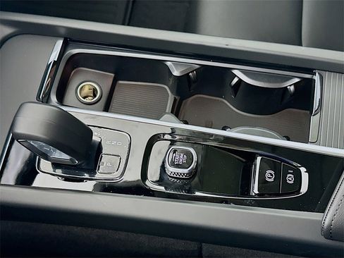 Used 2025 Volvo XC60 T8 Core w/ Protection Package Premier image 21