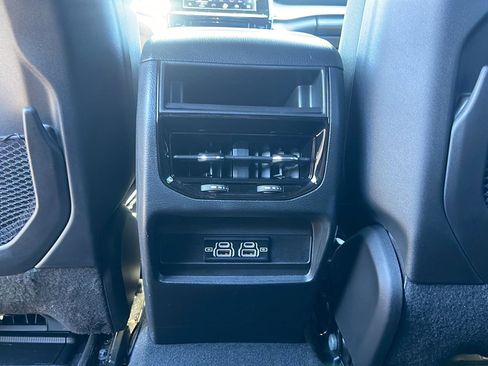 Used 2025 Jeep Grand Cherokee Laredo X AWD/4WD image 35